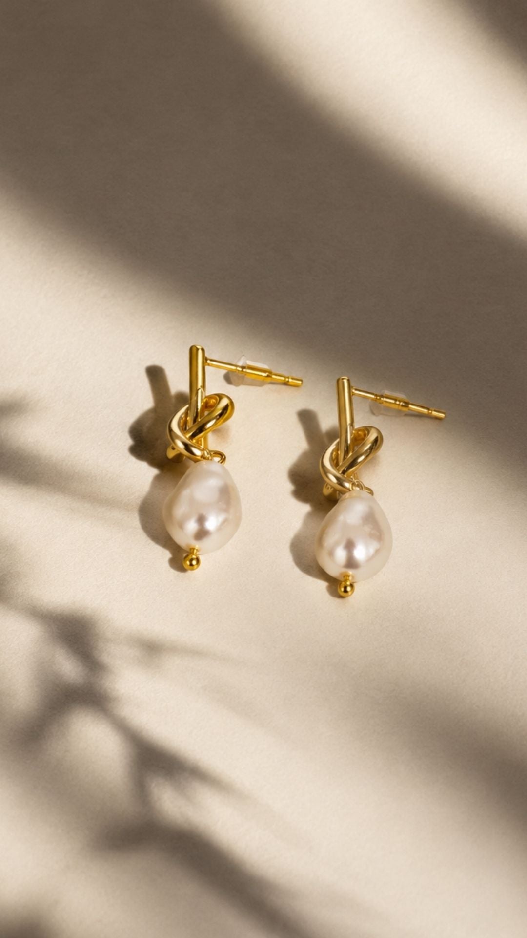 Golden Pearl Knots