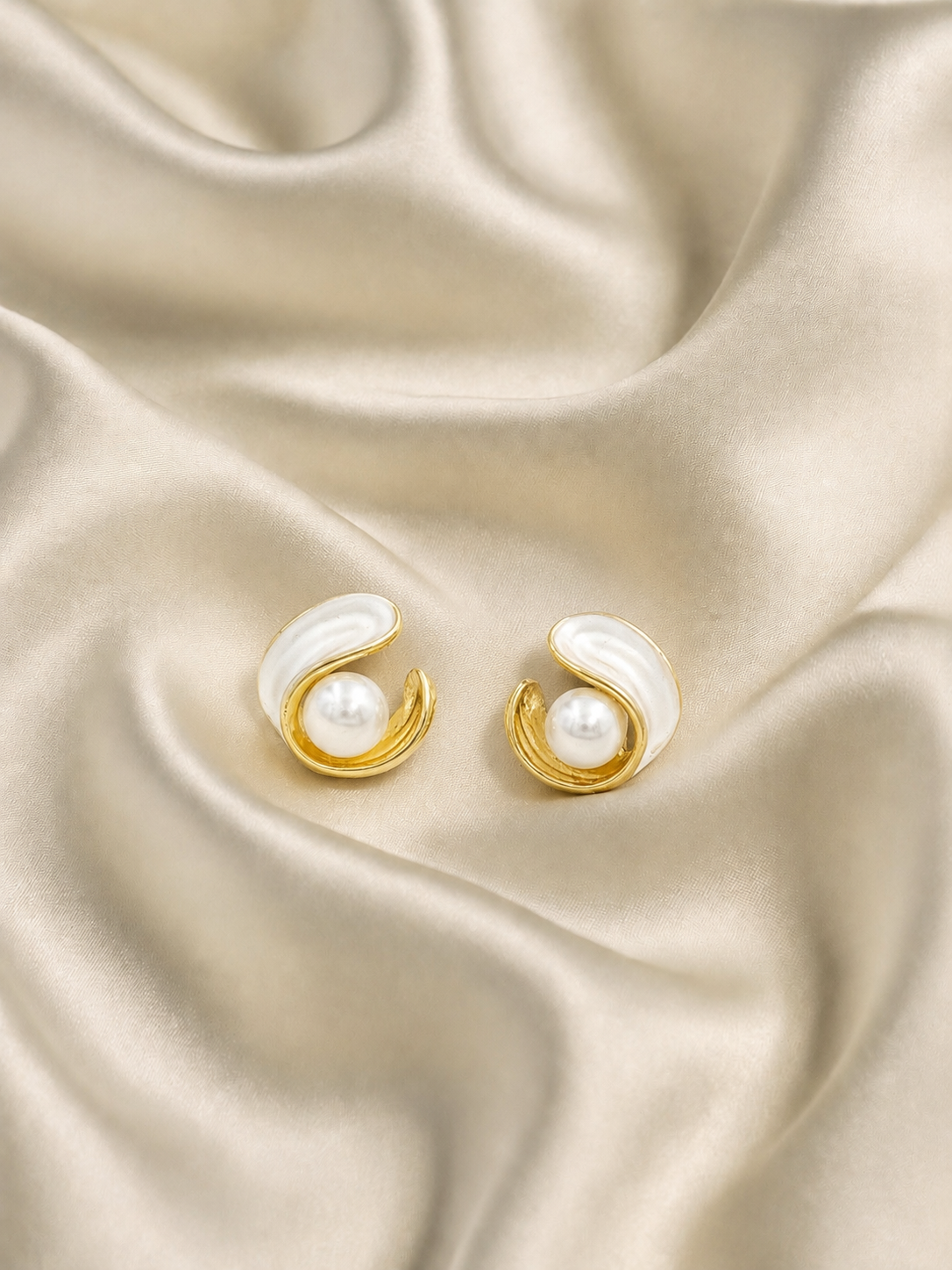 Pearl Swirl Stud Earrings