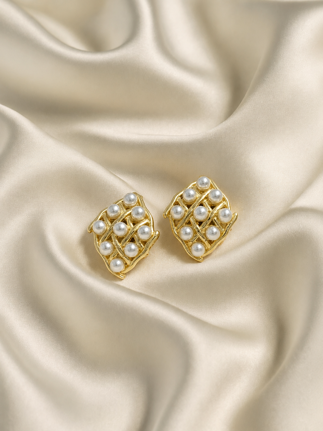 Vintage Pearl Grid Stud Earrings
