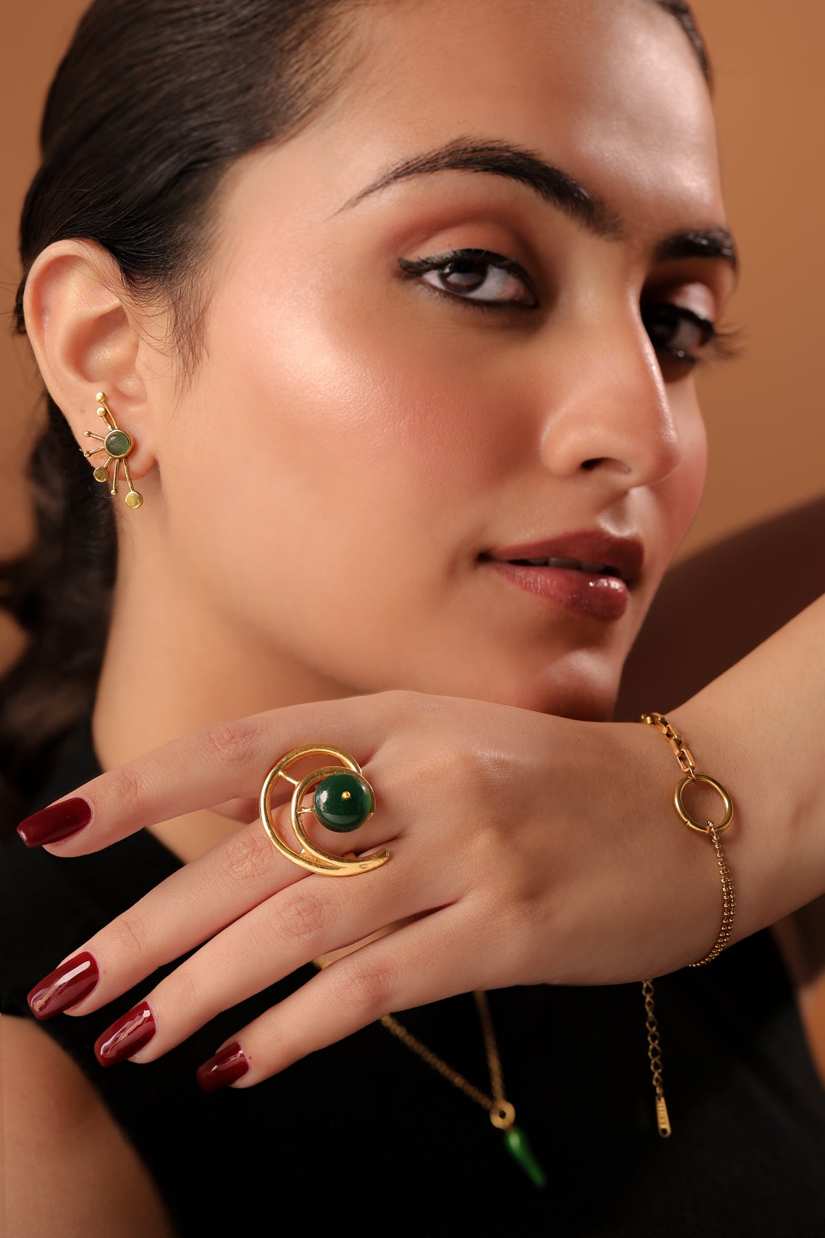 Dark Green Orbital Ring by Alankrit